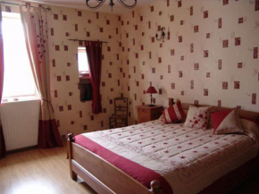 Maison de Charme avec Terrain - 4 Chambres, Terrasse et Salon Confort - Pays de Jeanne d'Arc - FR-1-585-130